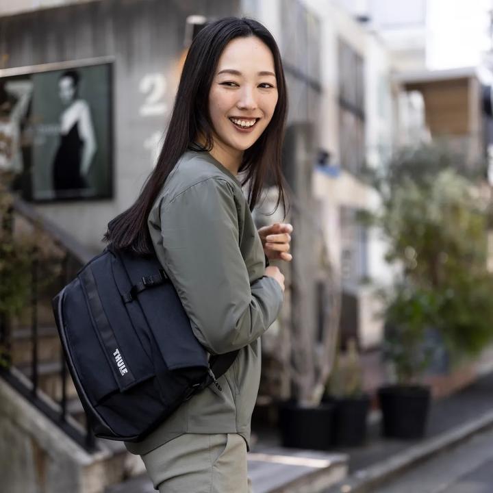 Actual product image Thule Paramount Crossbody (14", Universal)