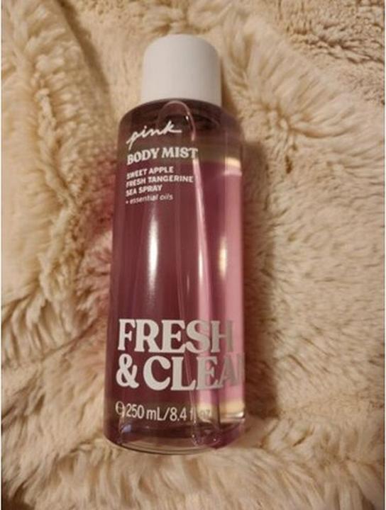 Image du produit Victoria's Secret PINK Body Mist Fresh & Clean 8.4 fl oz (250 ml, Brume corporelle)
