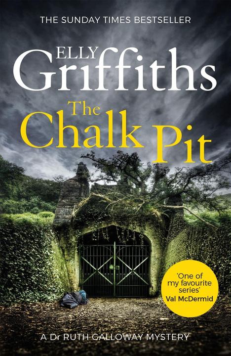 Produktbild The Chalk Pit (Englisch, Elly Griffiths, 2017)