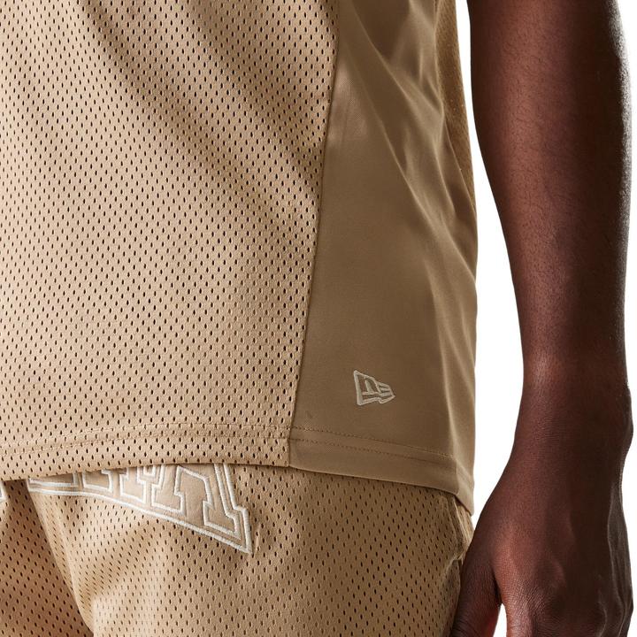 Actual product image New Era Poly Mesh Tank Top - BRAND LOGO camel beige - XXL (XXL)