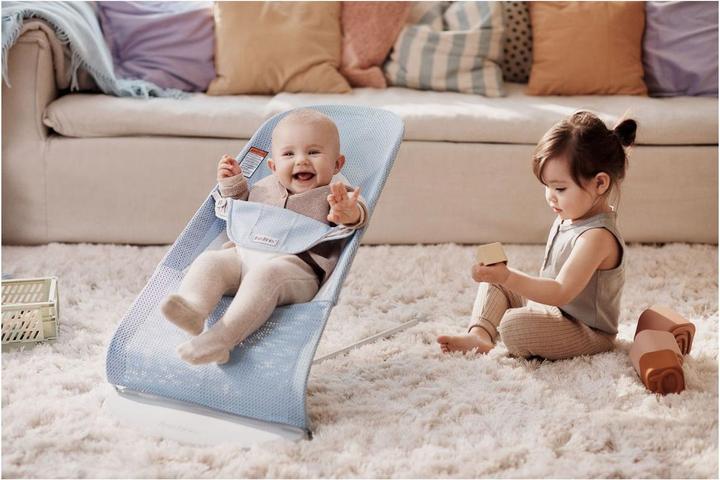 Immagine prodotto BabyBjörn Dondolo in rete, blu cielo/bianco