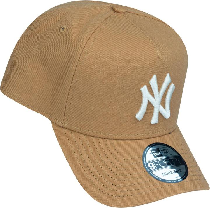 Actual product image New Era 9Forty Snapback Trucker Cap New York Yankees bronze