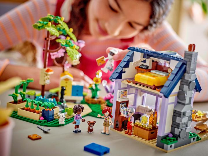 Immagine prodotto LEGO Haus und Blumengarten der Imker (42669, LEGO Friends)