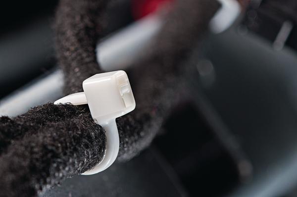 Actual product image HellermannTyton Cable tie 300x4.6 mm, flame retardant (Plastic cable ties, 300 mm, 100 pcs.)
