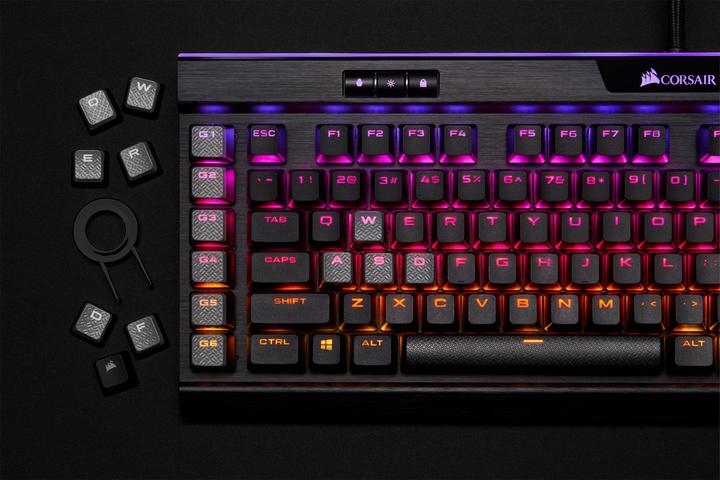 Actual product image Corsair K95 RGB Platinum XT (US, Cable)