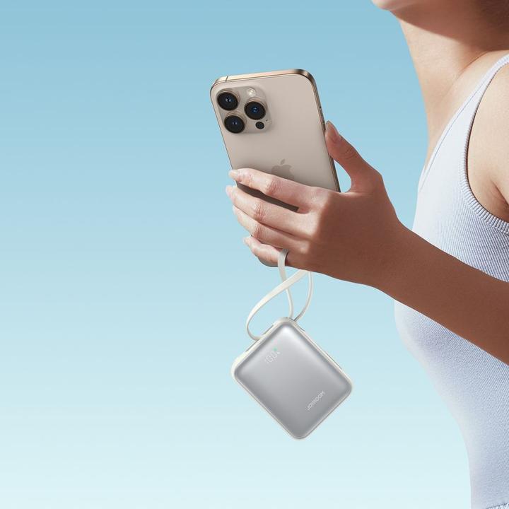 Produktbild Joyroom 22.5W Fast Charging Power Bank 10000mAh with Dual Cables - White (10000 mAh, 22.50 W, 38.50 Wh)