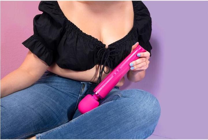 Actual product image Le Wand Rechargeable Massager Magenta