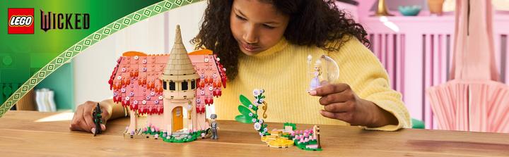 Actual product image LEGO Glinda & Elphaba Visit Munchkinland (75690)