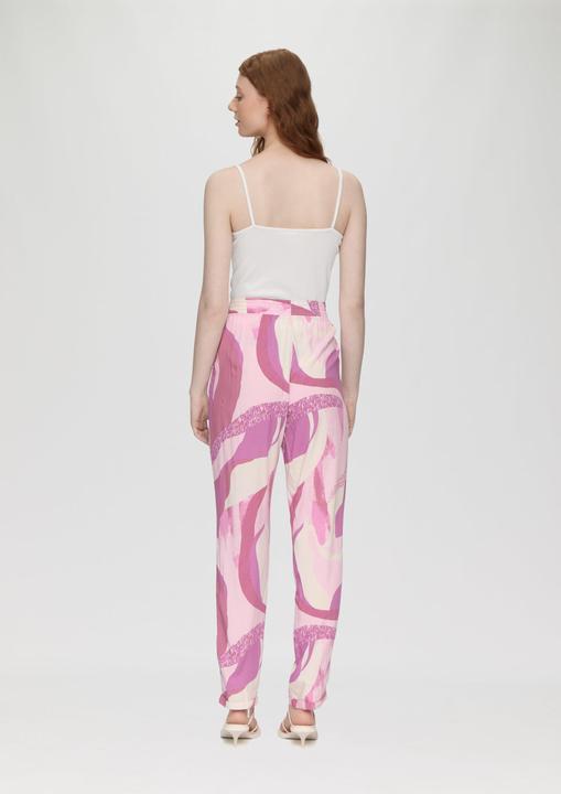 Produktbild S.Oliver T-Shirt Verkürztes Slim-Fit-Top mit Spitzen-Detail und Rippstruktur (XXL)