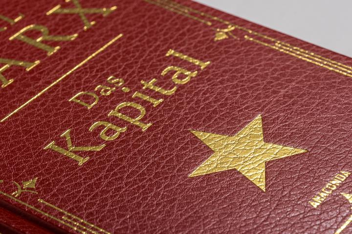 Actual product image Das Kapital. Gebunden in Cabra-Leder, mit Goldprägung (German, Charles Marx, 2024)