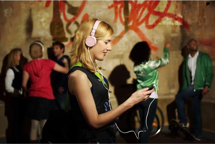 Produktbild Sony MDR-ZX110P-Kopfhörer (NC, Kabelgebunden)