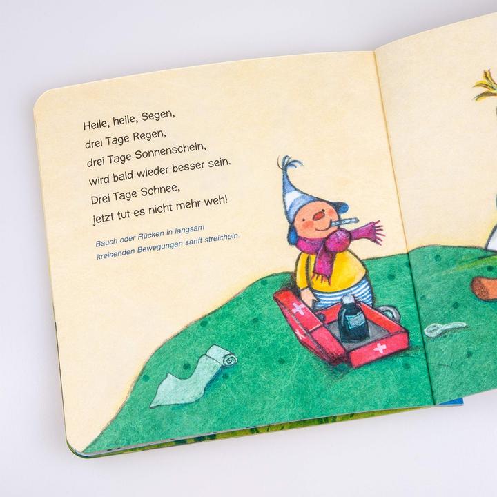 Actual product image Abrams & Chronicle Baby Elephant: Finger Puppet Book (English, German)