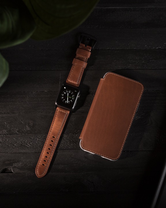 Image du produit Nomad Sangle de connexion moderne (44 mm, Cuir, Acier inoxydable, Apple Watch Series 4, Apple Watch Series 5, Apple Watch Series 6, Apple Watch SE)