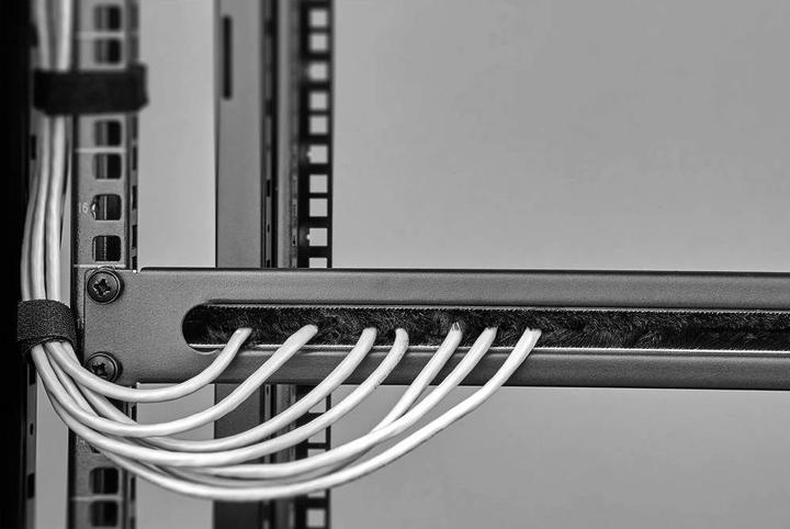 Actual product image Renkforce RF-3429146 48.30cm (19") Network Cabinet Brush Bar 1U Black