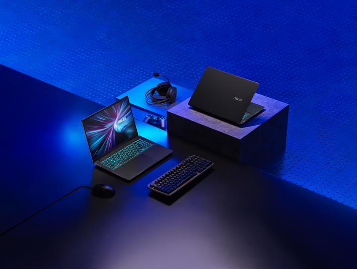 Produktbild ASUS V16 FX3607VM-RP041WS (16", 512 GB, 16 GB, Eng. Int., AMD GX-210HA)