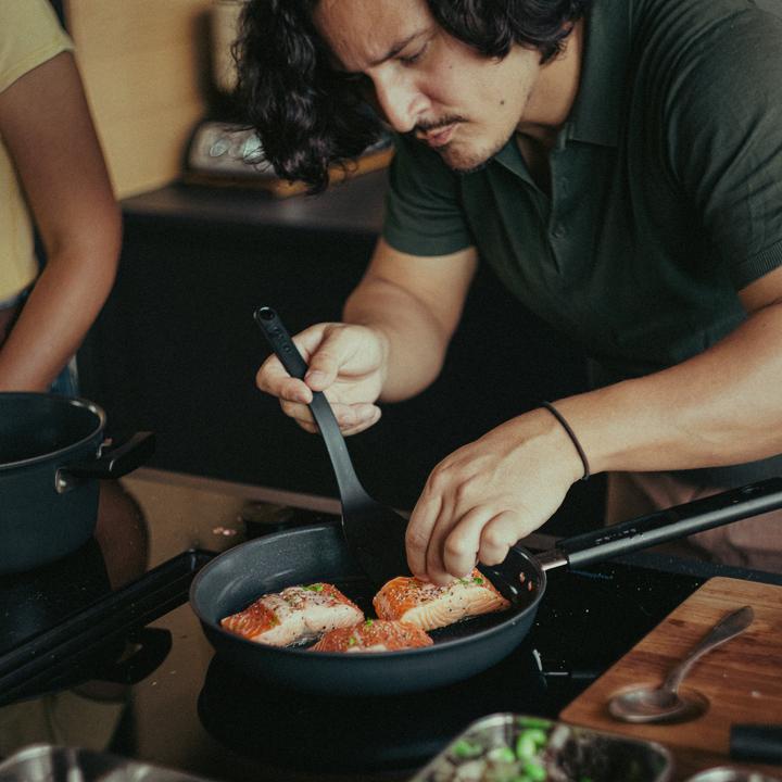 Immagine prodotto Fiskars Hard Face Antihart-Bratpfanne 26 cm (Padella per friggere, Alluminio)