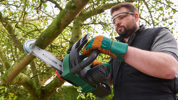 Actual product image Bosch Home & Garden Universal Chain (Battery chain saw)