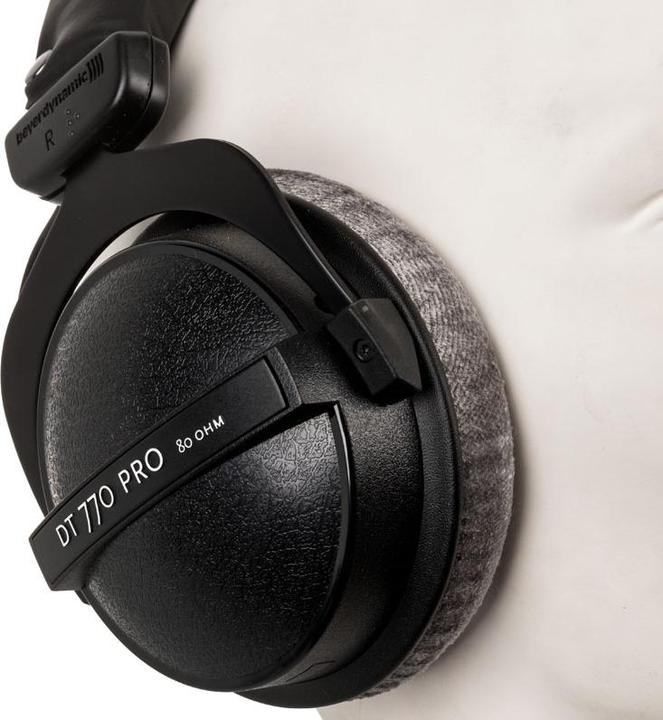 Actual product image Beyerdynamic DT 770 Pro (No noise cancelling, Cable)