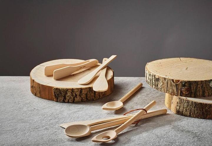 Image du produit de Buyer Cuillère en bois pointue avec trou pour risotto, 30cm