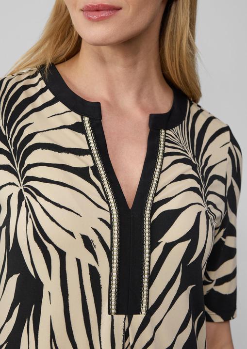 Produktbild S.Oliver Kleid Relaxed-Fit-Kleid mit Tunikaausschnitt und Zierborte (48)