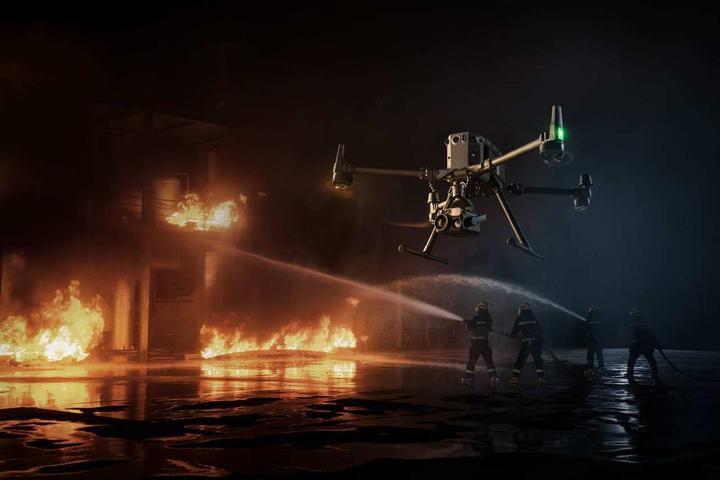 Image du produit DJI Matrice 350 RTK + Zenmuse H30T Bundle (9000 g, 48 Mpx)