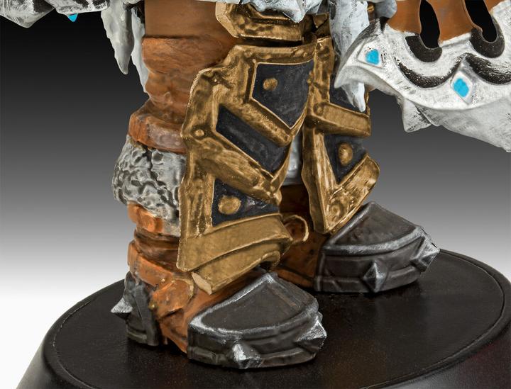 Actual product image Revell Gift Set World of Warcraft The Orc Thrall