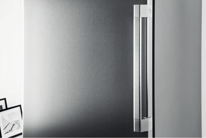 Actual product image Whirlpool UW8 F2Y XBI F 2 (Stand-alone, 263 l)