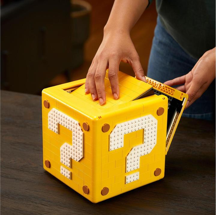 Actual product image LEGO Question Mark Block from Super Mario 64 (71395, LEGO Rare Sets, LEGO Super Mario)
