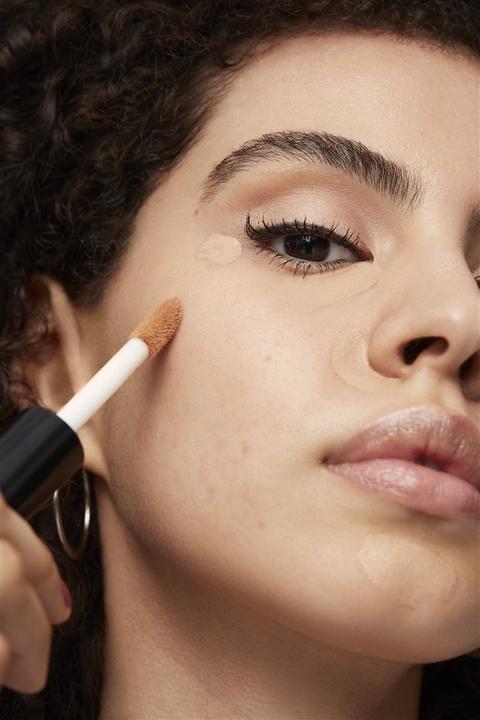 Actual product image Revlon CS Flex Wear Full Cover Conceal No 030 (030 Light Medium)
