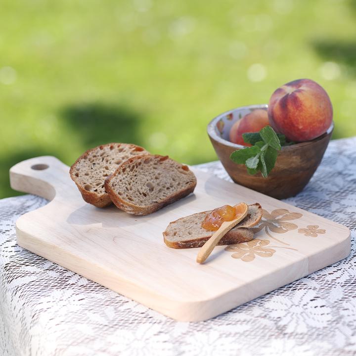 Produktbild Viana schneidebrett mit Kleeblatt-Muster für Dekoration und Servieren