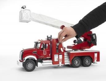 Produktbild Bruder Mack Granite Feuerwehr