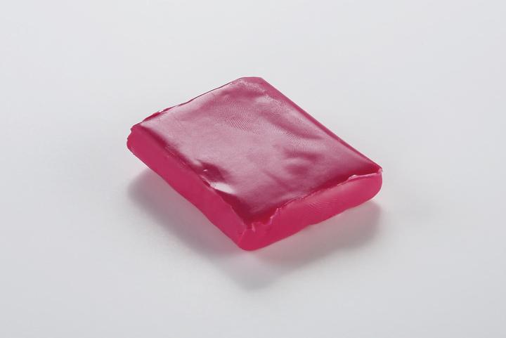 Actual product image Cernit 474 Translucent 56g ruby rød