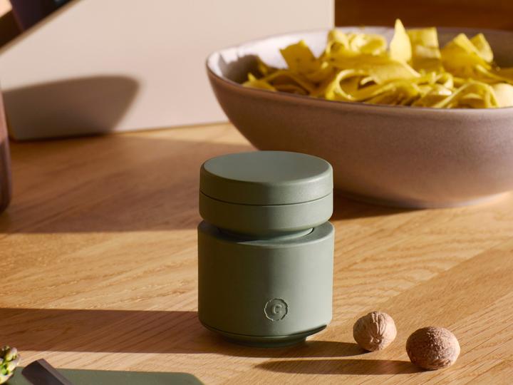 Actual product image Crush Grind Nutmeg Mill Billund 7.6 cm, Dark Green (Nut)