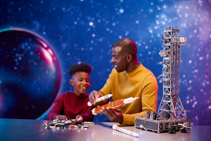 Productafbeelding LEGO NASA Artemis lanceerplatform (10341, LEGO Icons, LEGO Zeldzame Sets)