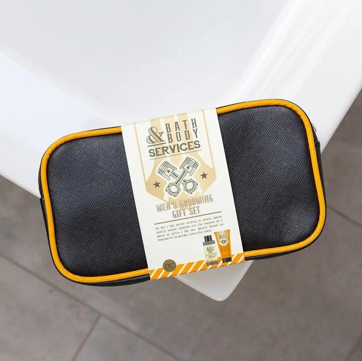 Immagine prodotto Accentra Set da bagno BATH & BODY SERVICES in borsa da toilette, include 100ml di lavaggio per capelli e (Set per la cura del corpo)