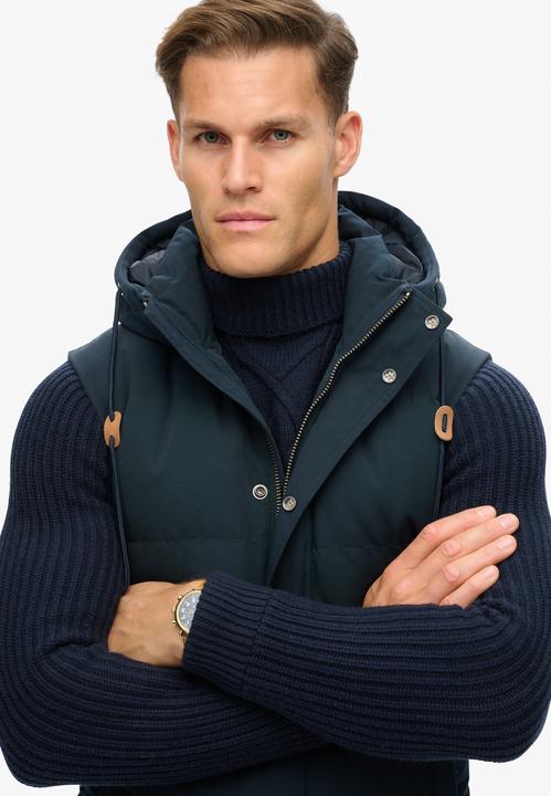 Actual product image Superdry hooded sleeveless jacket everest (M)