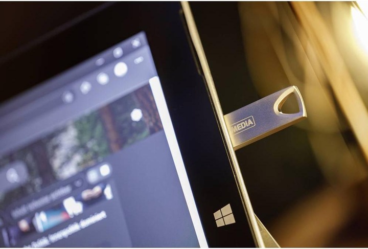 Image du produit MyMedia Clé USB 3.2 64 Go, type A, My Alu, argentée (64 Go, USB-A, USB 3.2)