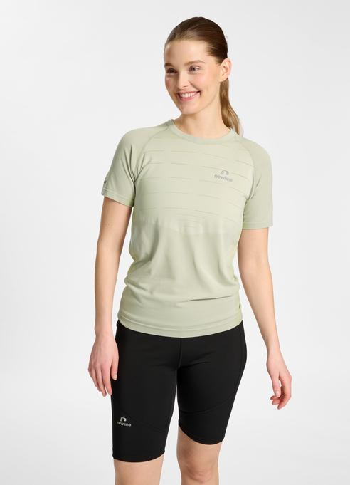Actual product image Newline Nwlriverside Seamless T-Shirt S/S Woman (M)
