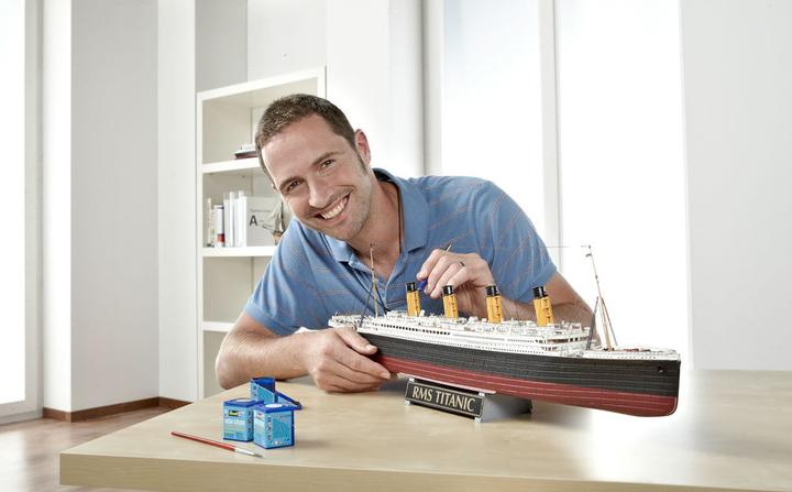 Produktbild Revell Geschenkset 100 Jahre Titanic