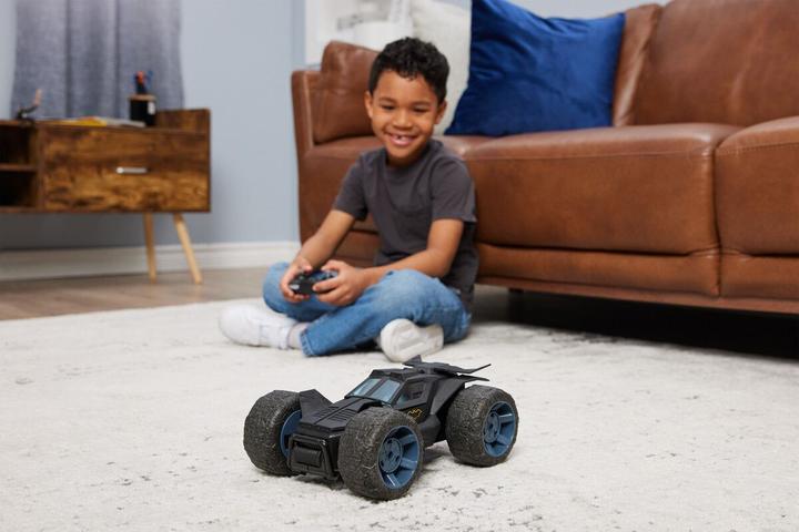Actual product image Batman - Stunt Shot Batmobile RC Scale: 1:18 (6066871)