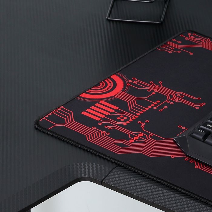 Produktbild Swisshandel24 Gaming Tisch Schreibtisch L-förmige mit Kopfhörerhaken Getränkehalterung MDF Metall Schwarz+Rot 168x