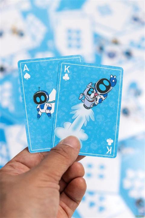Actual product image Paladone Products Astro Bot Spielkarten Metal