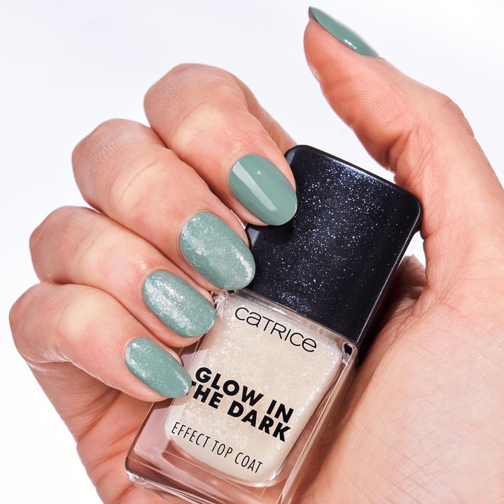 Actual product image Catrice Glow In The Dark Effect Top Coat (Cherry on Top, Top coat)