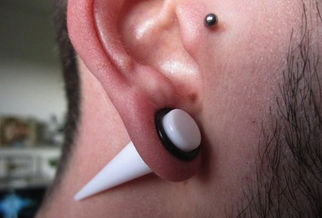 Produktbild Hermex 18mm Ohr Plug Expander Dehnungsstecker Piercing aus Weissen Bioplastik - Weiss (Acryl, Silikon)