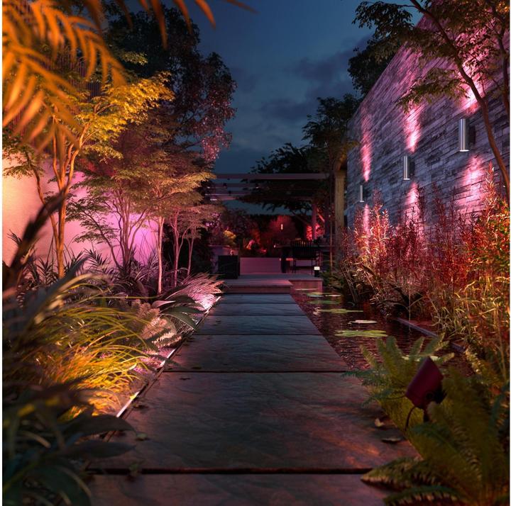 Image du produit Philips Hue amaranth (1400 lm, IP65)