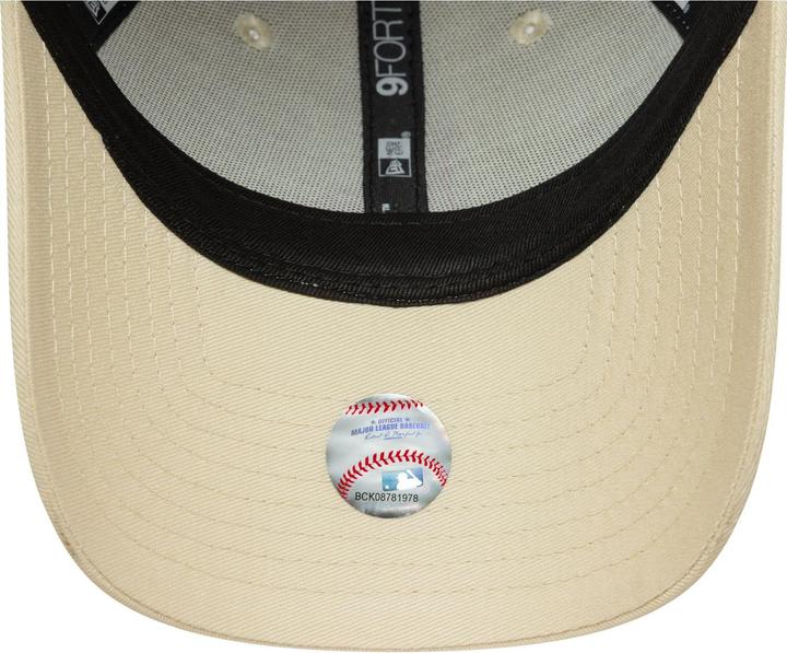 Actual product image New Era 9Forty Damen Cap - New York Yankees Hellbeige
