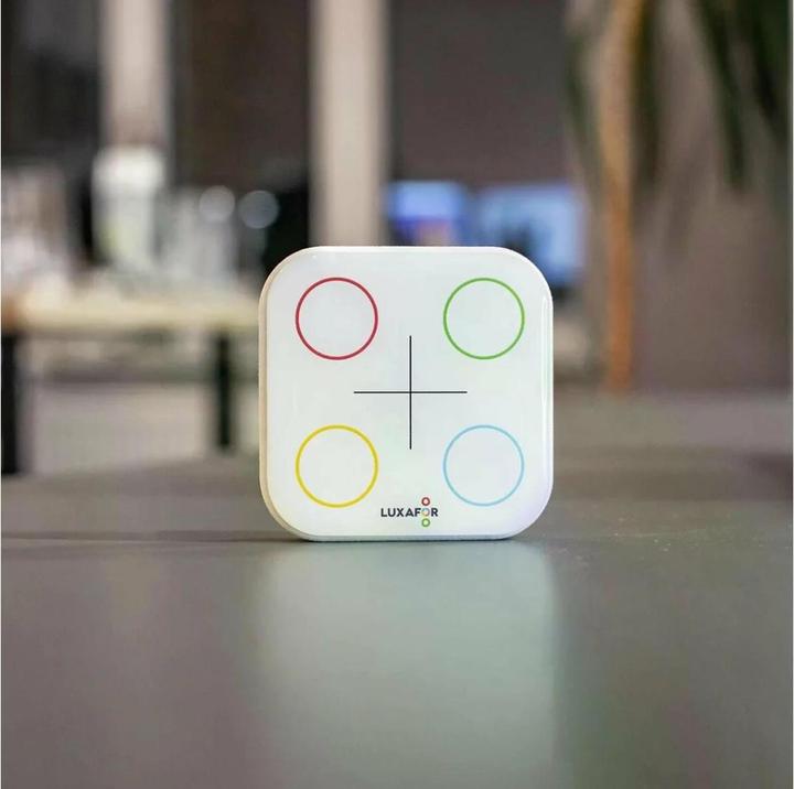 Actual product image Luxafor Smart Button with 0.5 m USB-C cable