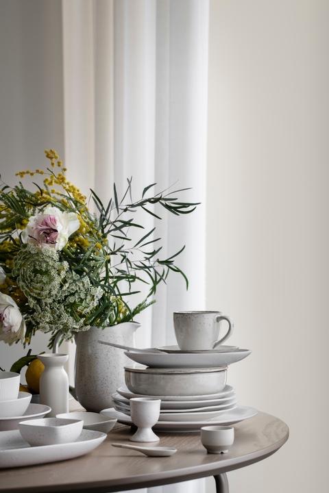 Actual product image Broste Copenhagen Nordic Cake Plate, Stoneware - Vanilla