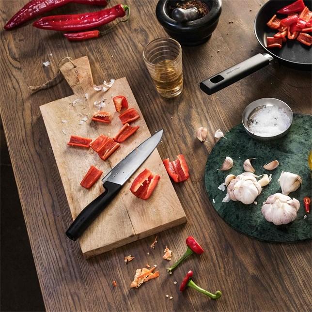 Produktbild Fiskars Hard Edge Mittleres Kochmesser (17.20 cm)