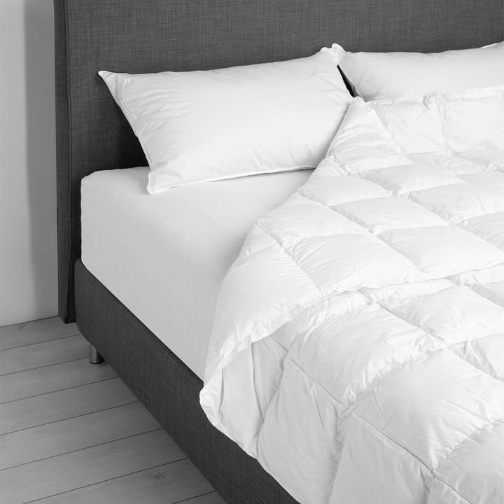 Produktbild DaunenStep Daunendecke Gröden medium, Füllung: 90% Gänsedaunen, 10% Federn (530 g, 155 x 220 cm, Daune)